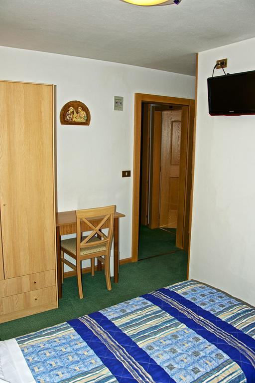 Albergo Ristorante Iris Auronzo di Cadore Δωμάτιο φωτογραφία
